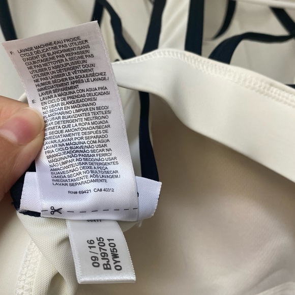 NWOT Reebok High Impact Hero Strong Wire Free Sports Bra in Chalk Size Medium - Picture 14 of 16